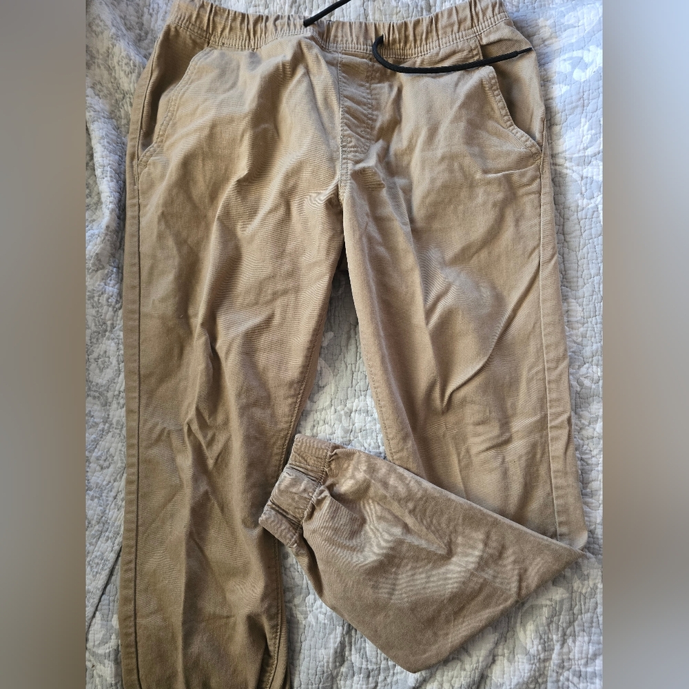 Denizen brand jogger khaki pants, men's size medium, good condition